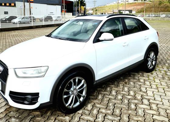 AUDI Q3 2.0 TFSI AMBIENTE QUATTRO 4P GASOLINA S TRONIC